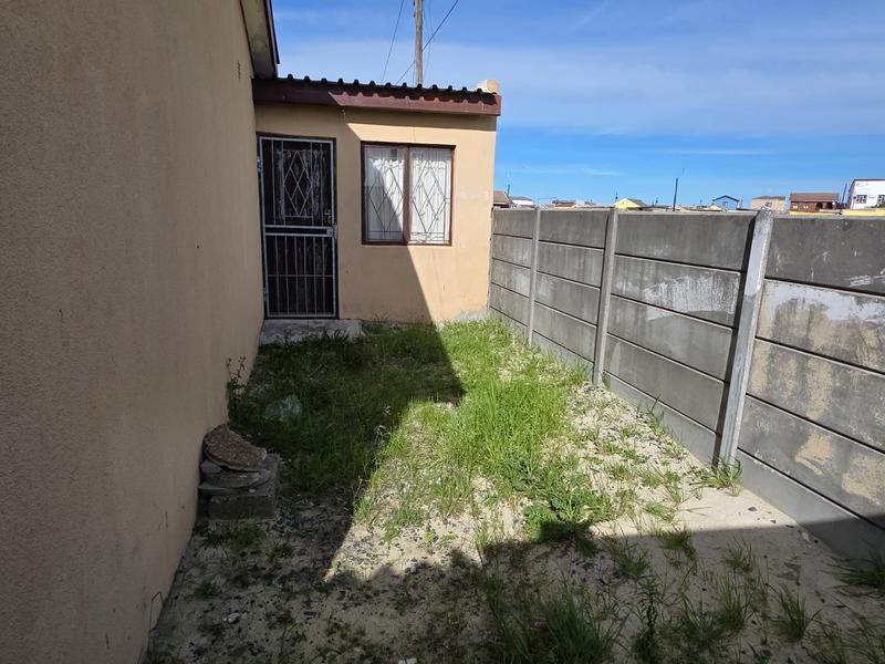 3 Bedroom Property for Sale in Ilitha Park Western Cape
